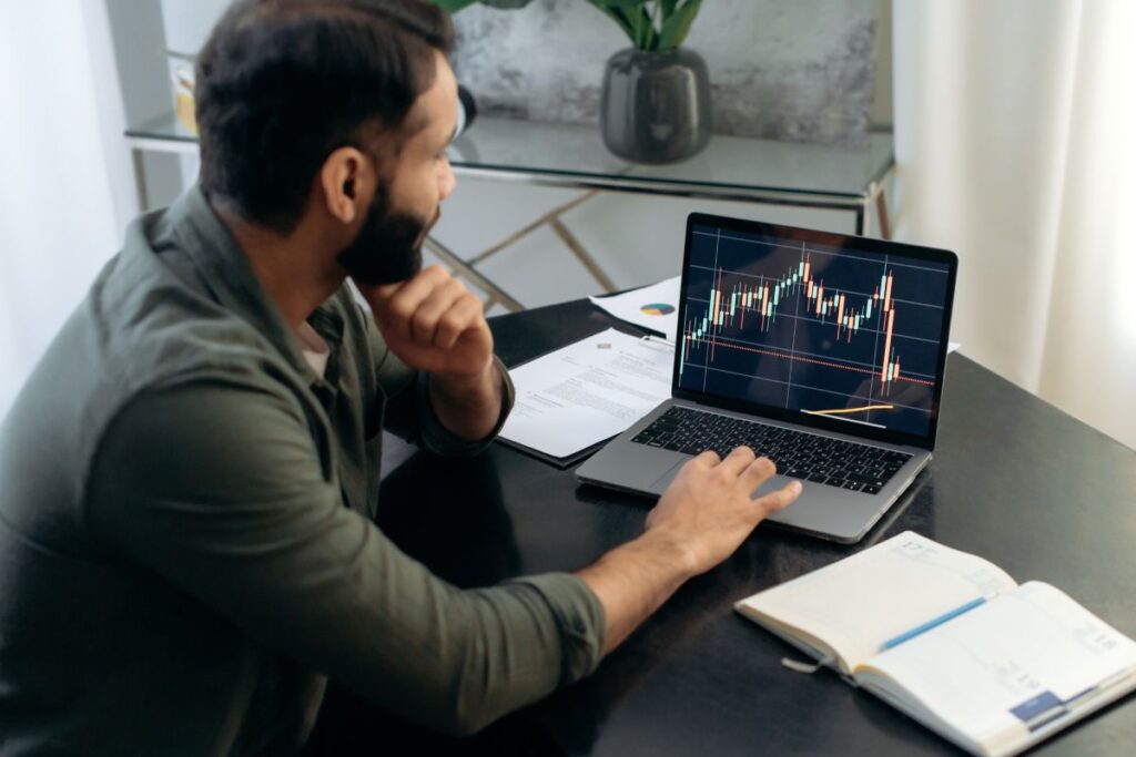 Startup board deck and investor financial reporting