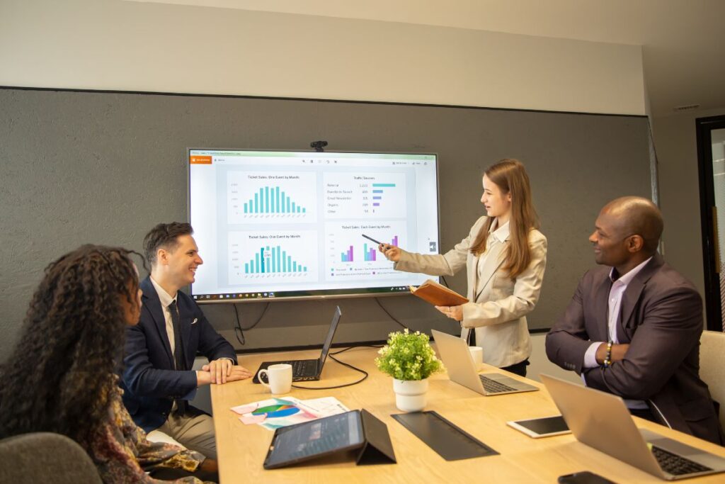 Board reporting for startups with financial performance metrics
