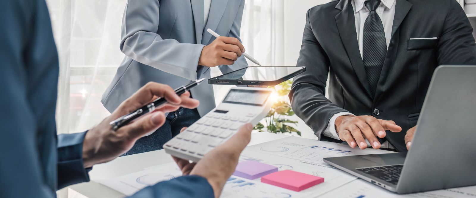 Fractional CFO services advising a US small business owner on financial strategy